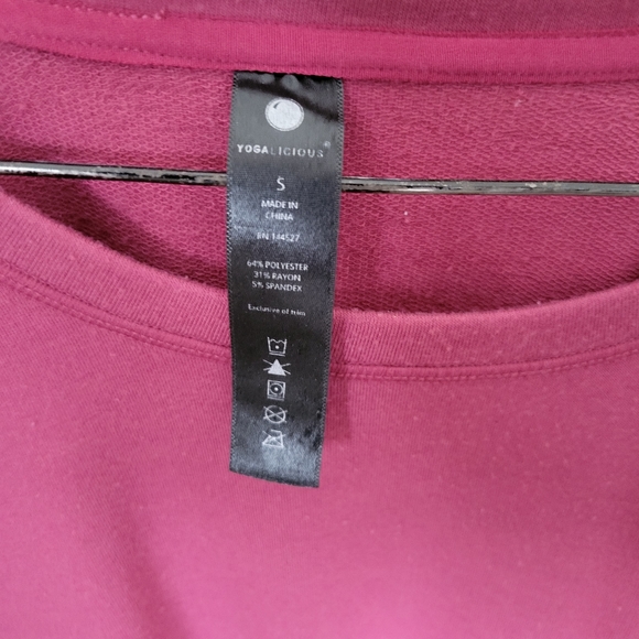 Yogalicious crewneck, pink, size small - Picture 2 of 2